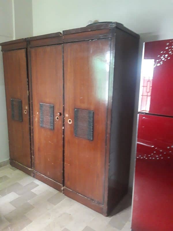 3  door cupboard 2