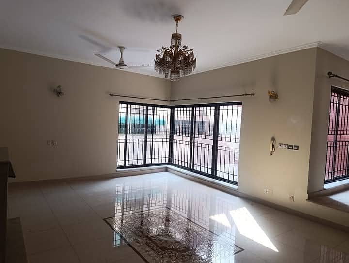 A Spacious 2 Kanal House In Garden Town 7