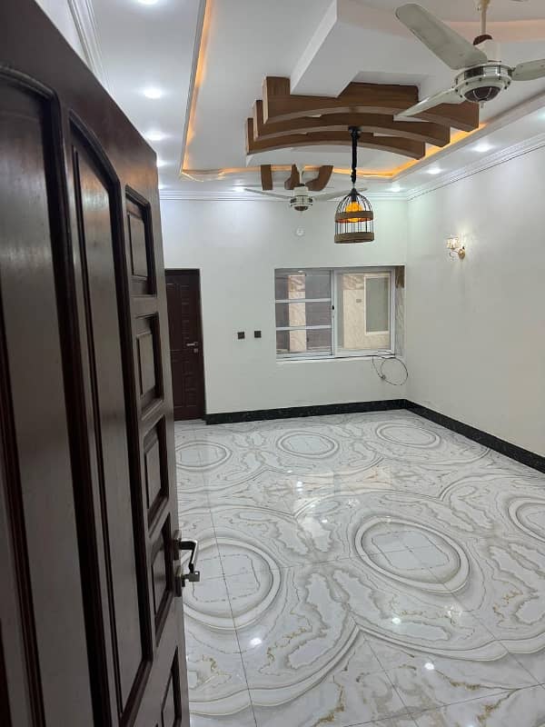 Gulberg House For Rent Brand New Ideal Location 4