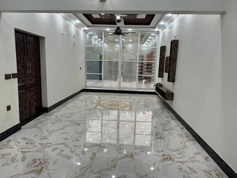 Gulberg House For Rent Brand New Ideal Location 7