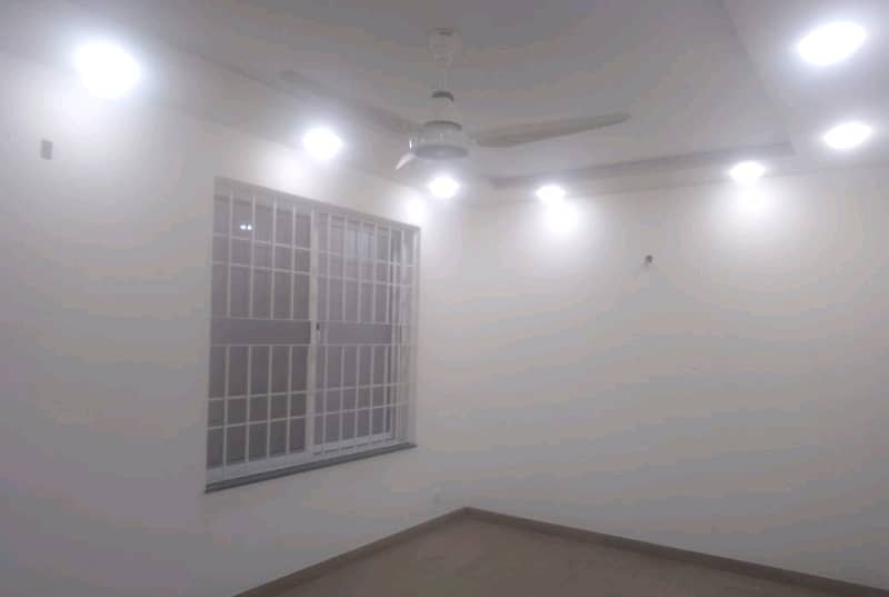 30 Marla House In Central Gulberg 5 For Rent 0