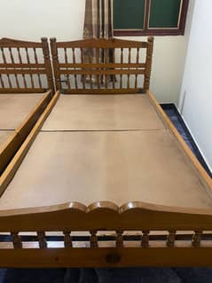 2 single beds with matress