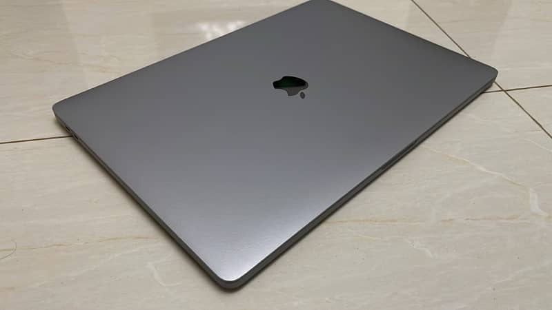 MacBook Pro 16” Core i9 32GB Ram 1TB SSD 0