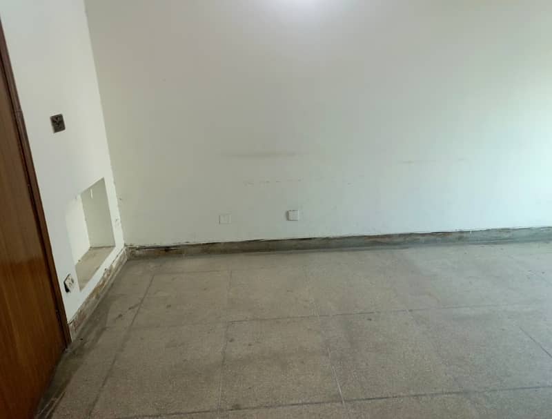 4 Marla 2nd Floor Office For Rent In DHA Phase 1,Block H, Lahore. 13