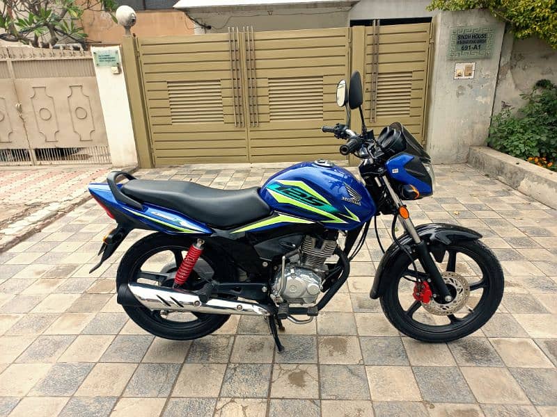 Honda CB 125 F 2023 model original 4300 km driven like new bike 0