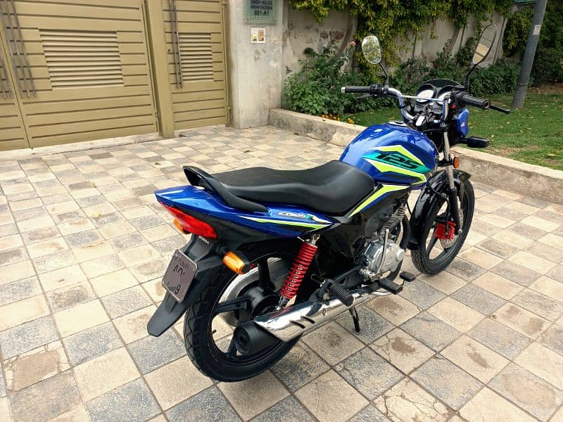 Honda CB 125 F 2023 model original 4300 km driven like new bike 2