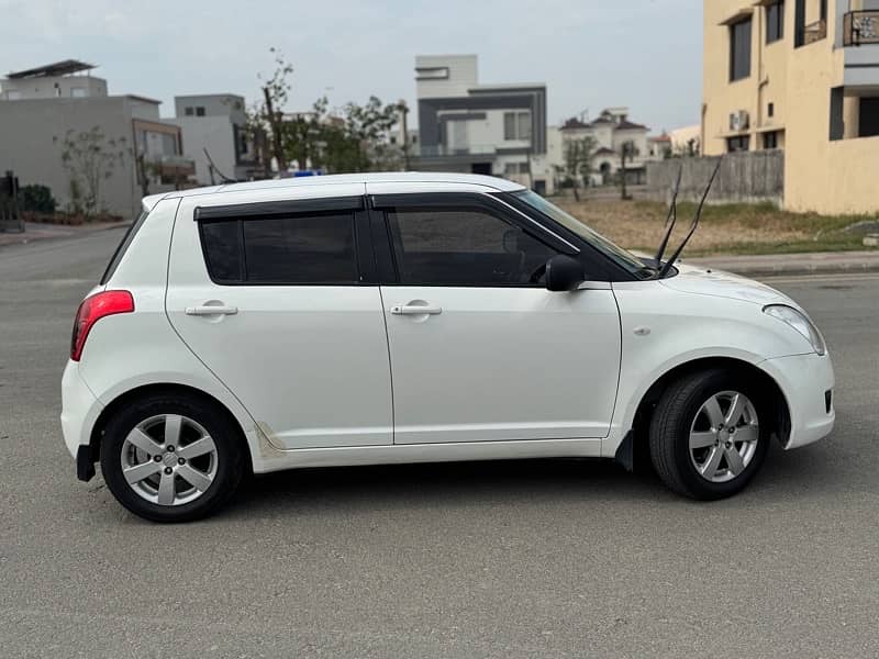 Suzuki Swift 1.3 DLX Navigation 2018 3