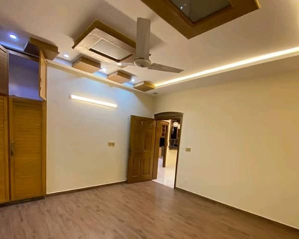 Aesthetic House Of 1 Kanal For rent Is Available 0