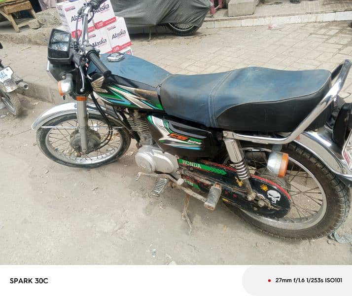 Honda 125 Karachi number 0