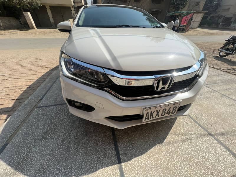 Honda City Aspire 1.5 Automatic 2022 4