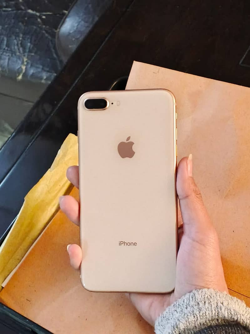 Apple iPhone 8 Plus 5