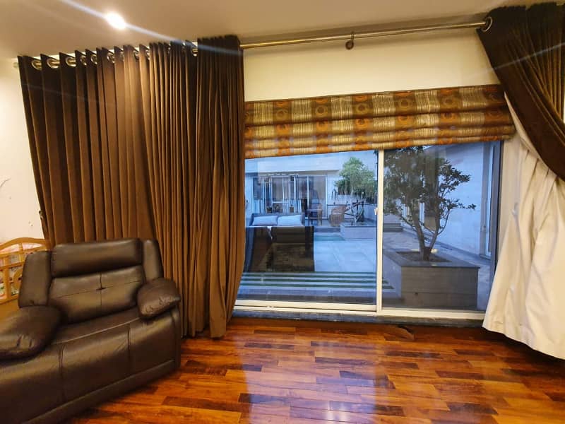 2 Kanal Owner Build Well maintained Modern bungalow for sale in phase 3 10