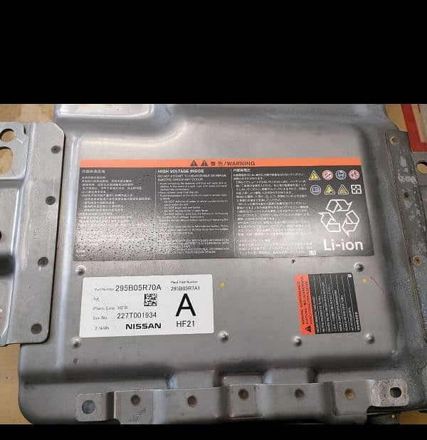 Toyota Prius camery crown Alpha axio filder Vezeel fit battery abs 0