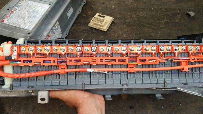 Toyota Prius camery crown Alpha axio filder Vezeel fit battery abs 11