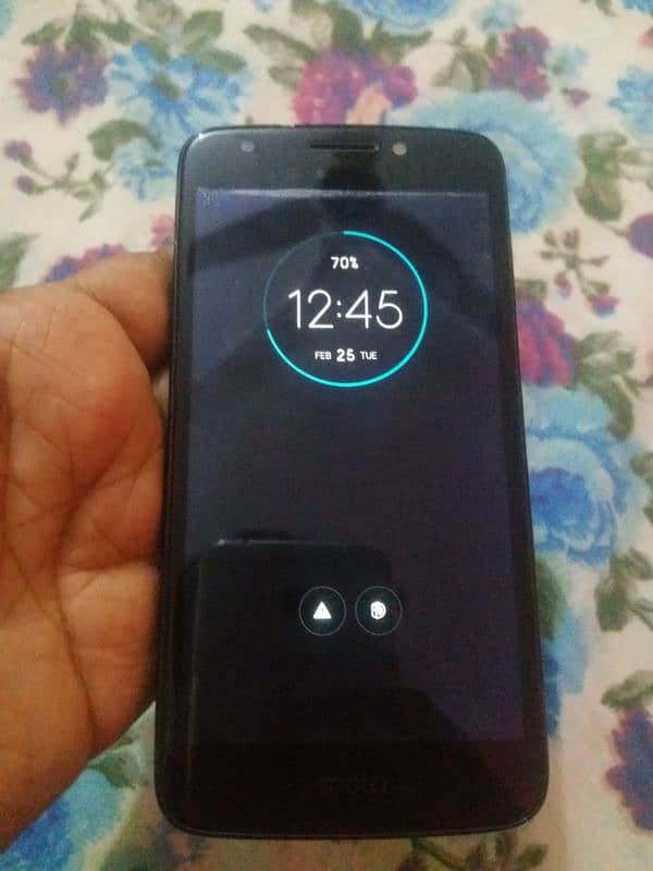 Moto E4 2gb 16 storag pta officail appreved singal sim mobile only set 3