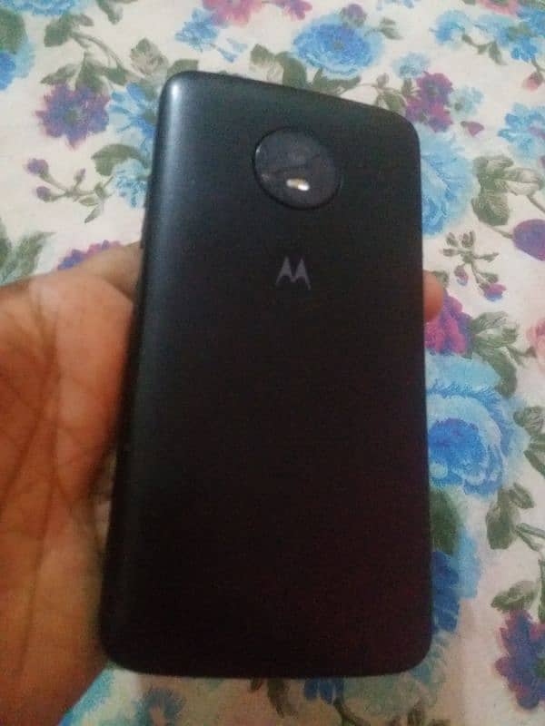 Moto E4 2gb 16 storag pta officail appreved singal sim mobile only set 7