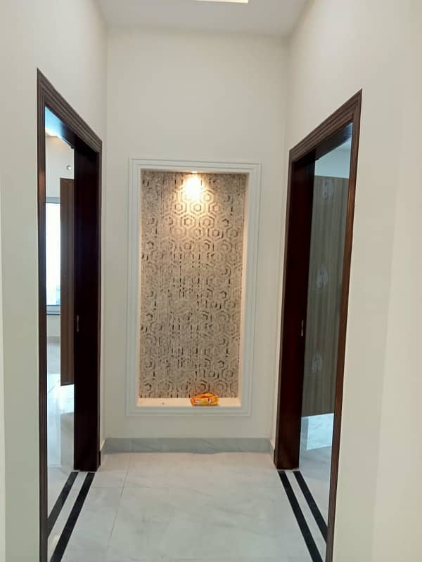 Exquisite 10 Marla Luxury Villa in Buch Villas, Multan 12