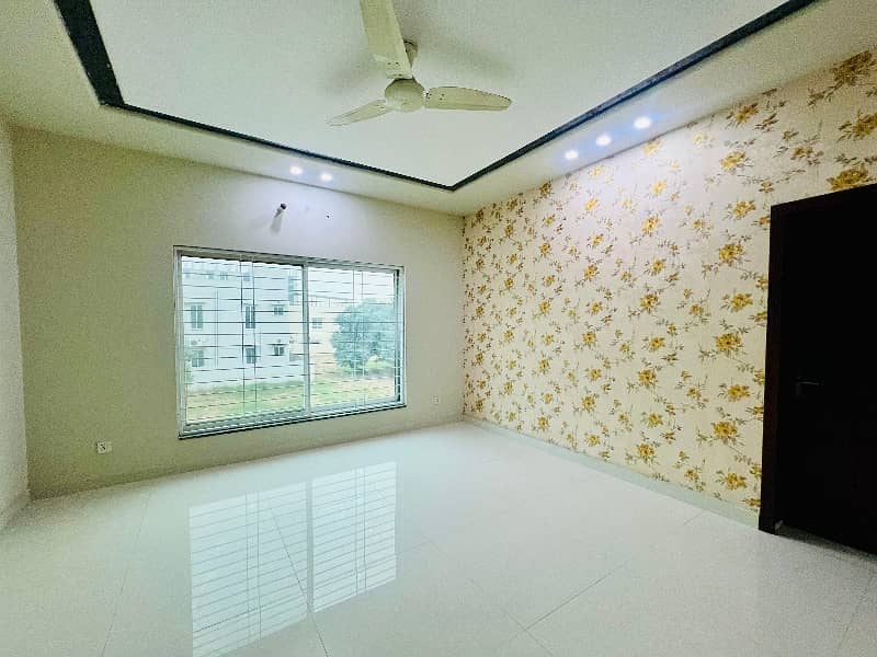 10 Marla House Available For Rent In Sukh Chayn Garden Near Bahria Town Lahore 5