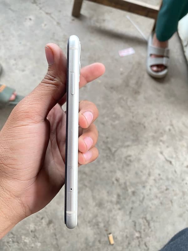 I phone 11 non pta 128gb factory unlock 1