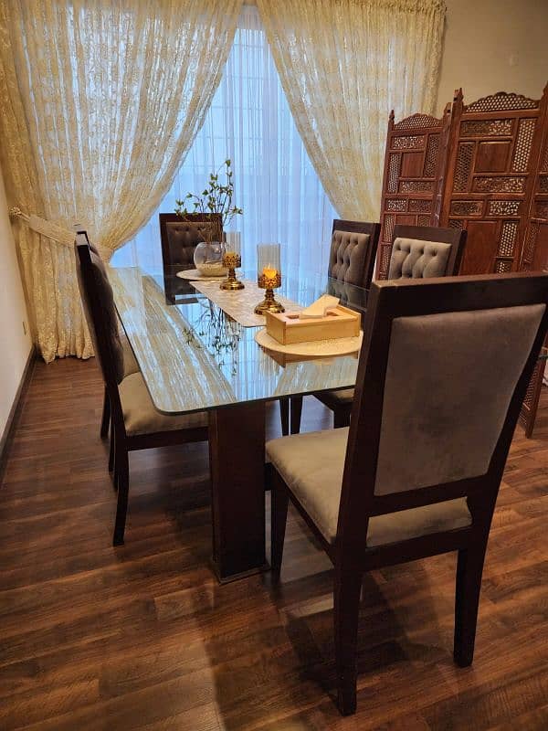 Dinning Table and 6 chairs Glass top made of pure shesham wood 6