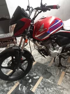 Honda CB 125F