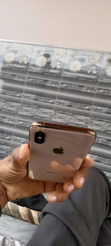 Iphone xs  jis bhai ko psnd ata hai wo khod racev krny ay 3