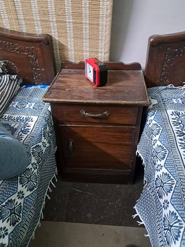 2 Single Bed with a side table Good Condition 2