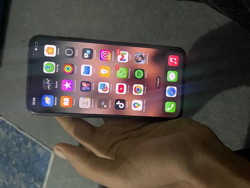 iPhone 11 Pro Max 256GB | 9/10 Condition 1