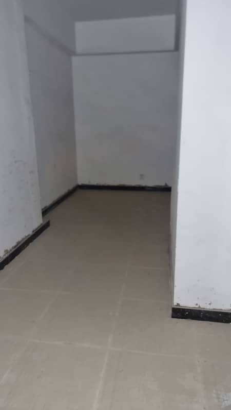 Book A Shop Of 1600 Square Feet In Gulshan-e-Iqbal - Block 10 Karachi 5