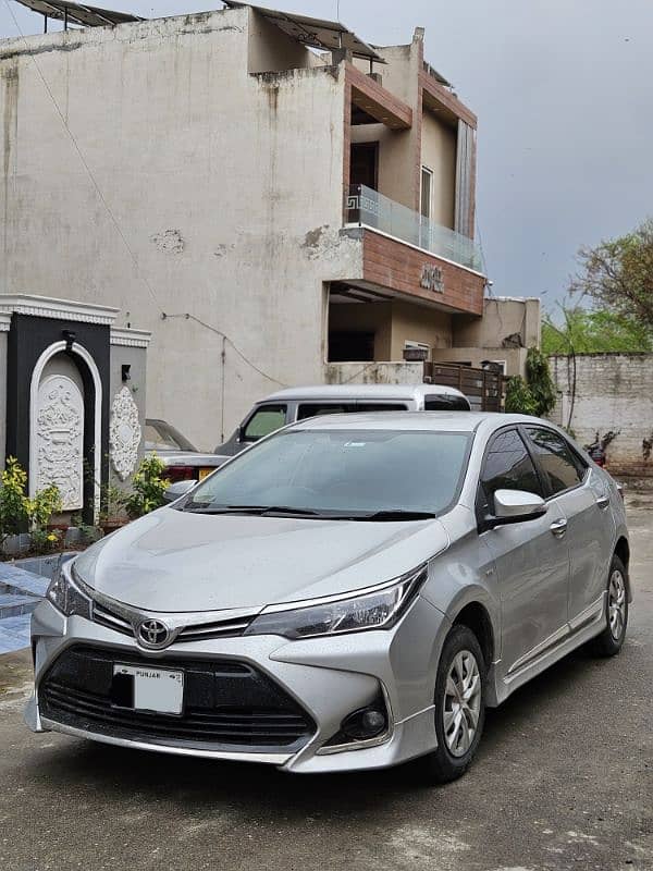 Toyota corolla XLI AUTOMATIC  CONVERT GLI Model 2017 2