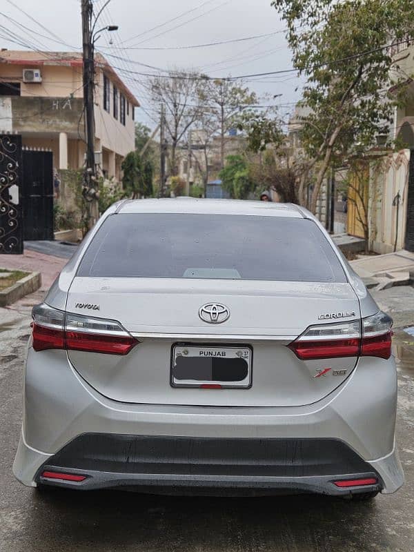 Toyota corolla XLI AUTOMATIC  CONVERT GLI Model 2017 6