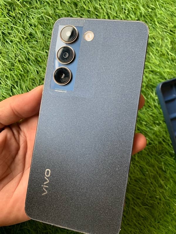 vivo y100  8+8/256gb 5