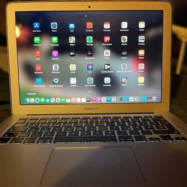 Macbook Air 2017 Model | 8 GB Ram | 256 GB Storage | 8hr Battery 0