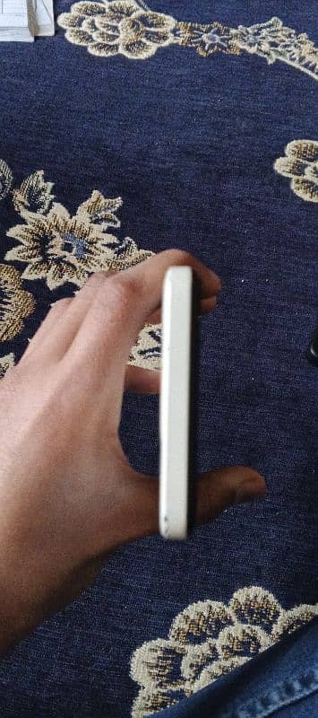 I am selling Infinix smart 7 6