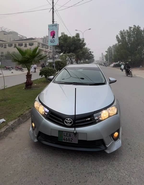 Toyota Corolla GLI 1.3 manual 2015 4