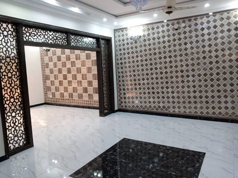 Like Brand New 10 Marla Luxury House Available For Sale in Talha Block Bahria Town Lahore 0