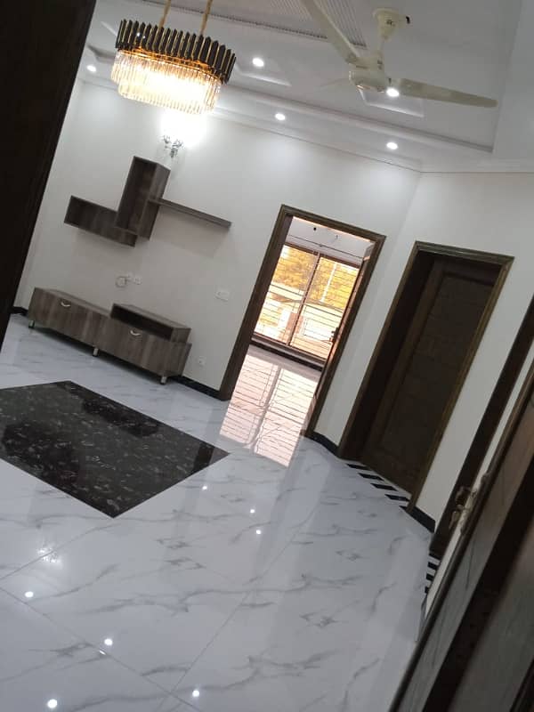 Like Brand New 10 Marla Luxury House Available For Sale in Talha Block Bahria Town Lahore 6