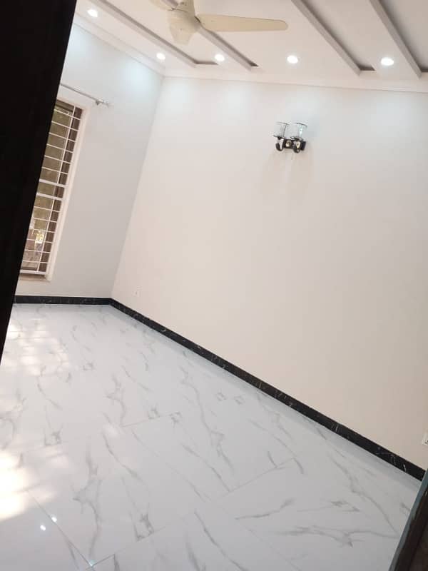 Like Brand New 10 Marla Luxury House Available For Sale in Talha Block Bahria Town Lahore 7