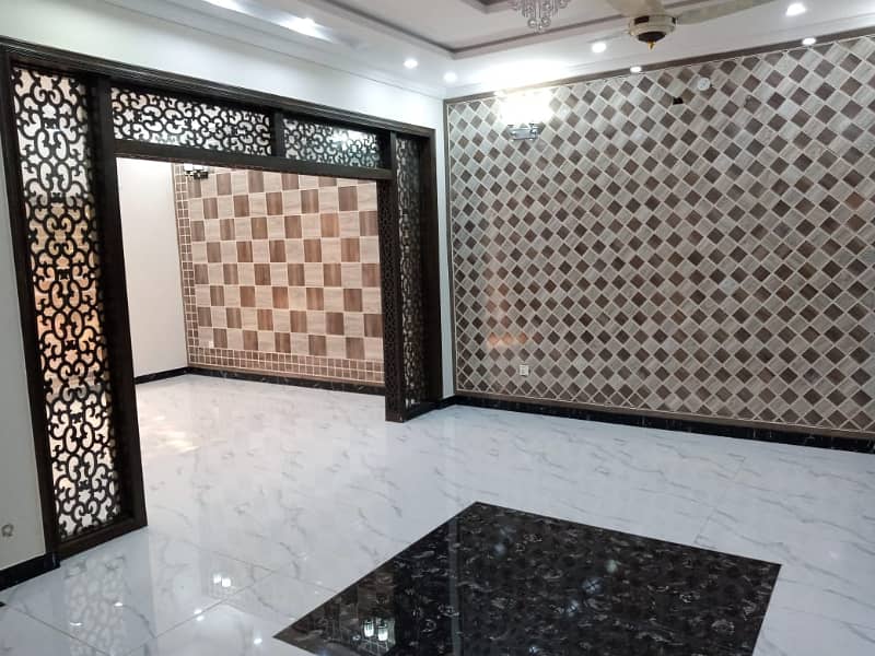 Like Brand New 10 Marla Luxury House Available For Sale in Talha Block Bahria Town Lahore 22