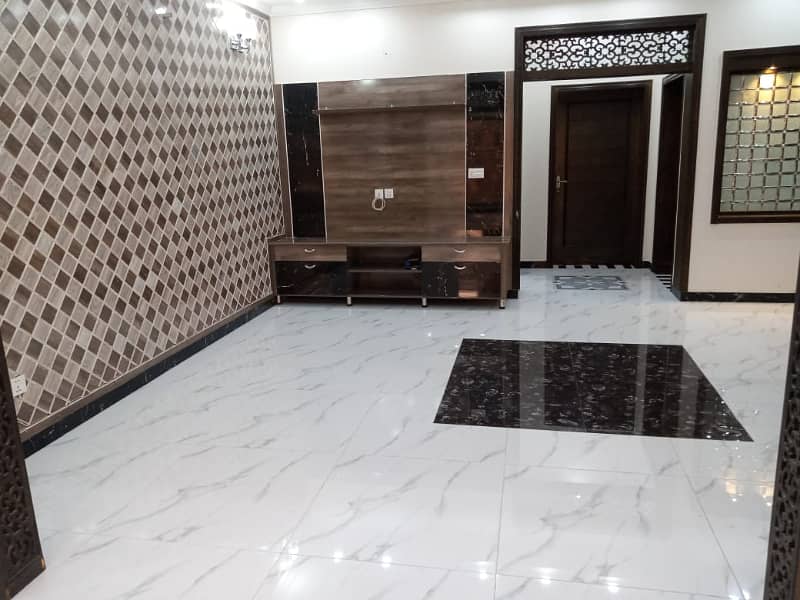 Like Brand New 10 Marla Luxury House Available For Sale in Talha Block Bahria Town Lahore 27