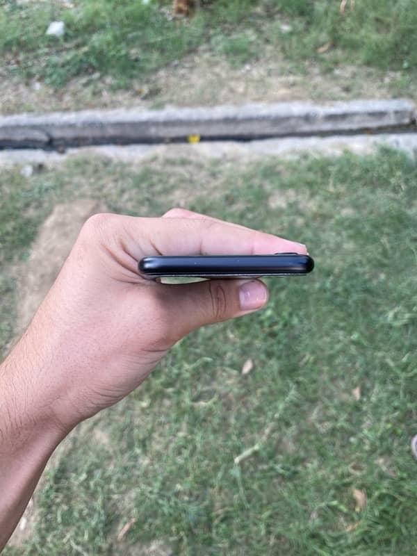 iPhone SE 2020, 10/10 condition 5