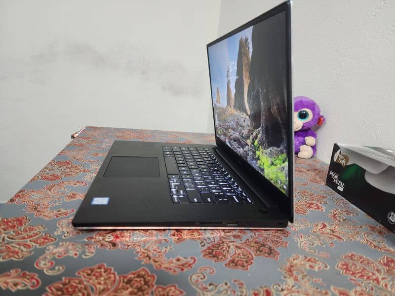 Dell Pricision 5540 Workstation 4K Touch 0