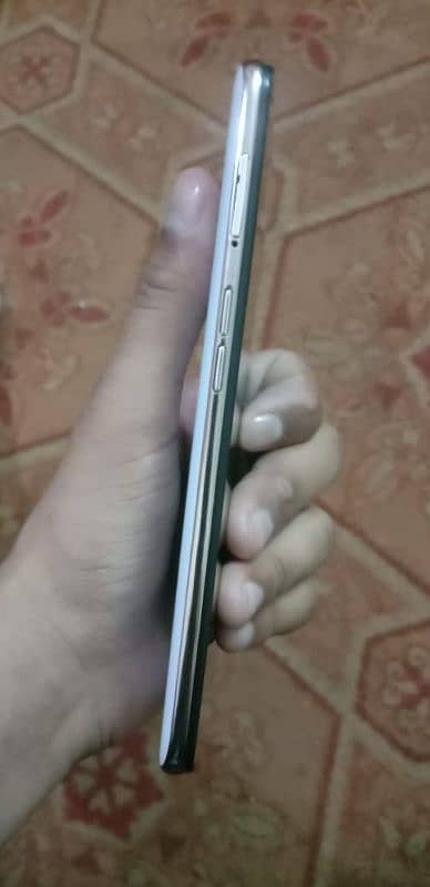 10 by 10 condition Oppo F11 well & good condition 3