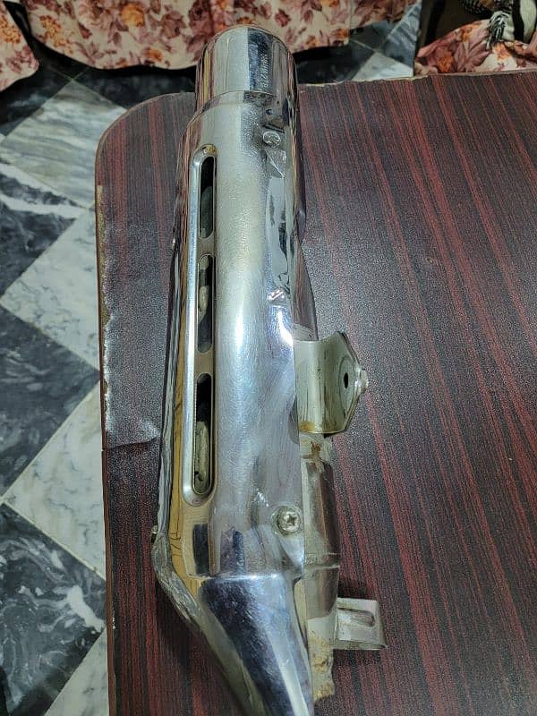 yamaha ybr seat covel,side cover,silencer etc 4