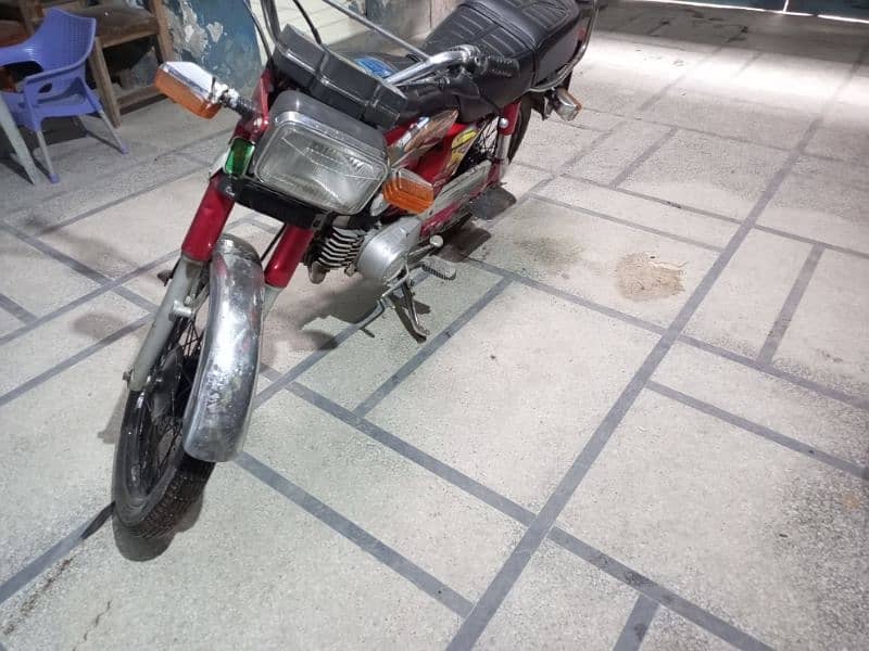 Yamaha 100 cc 2