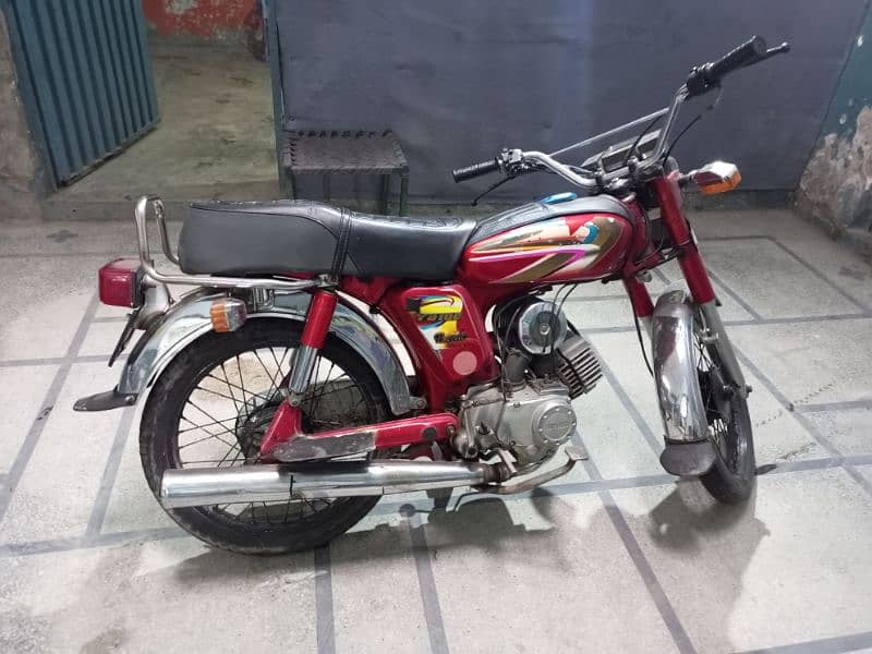 Yamaha 100 cc 4