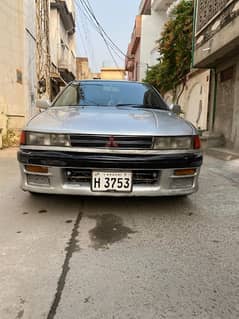 Mitsubishi Mirage 1990