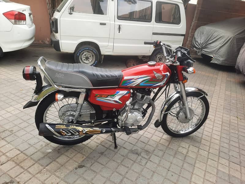 Honda CG 125 | Model 2023 | Honda in Bikes 1