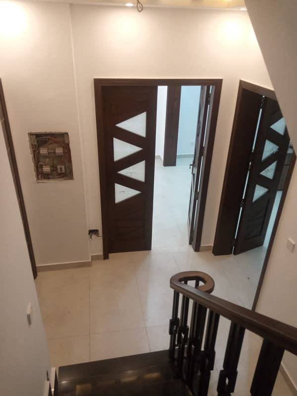 10 Marla House For Sale In Paragon City Lahore 12