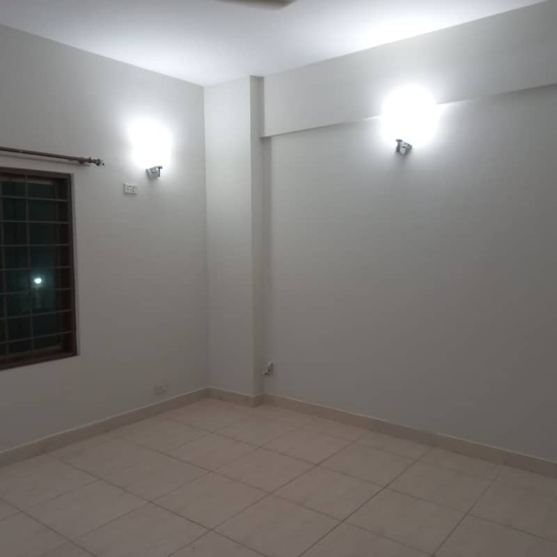 Don't miss out this beautiful apartment (For Rent) 9